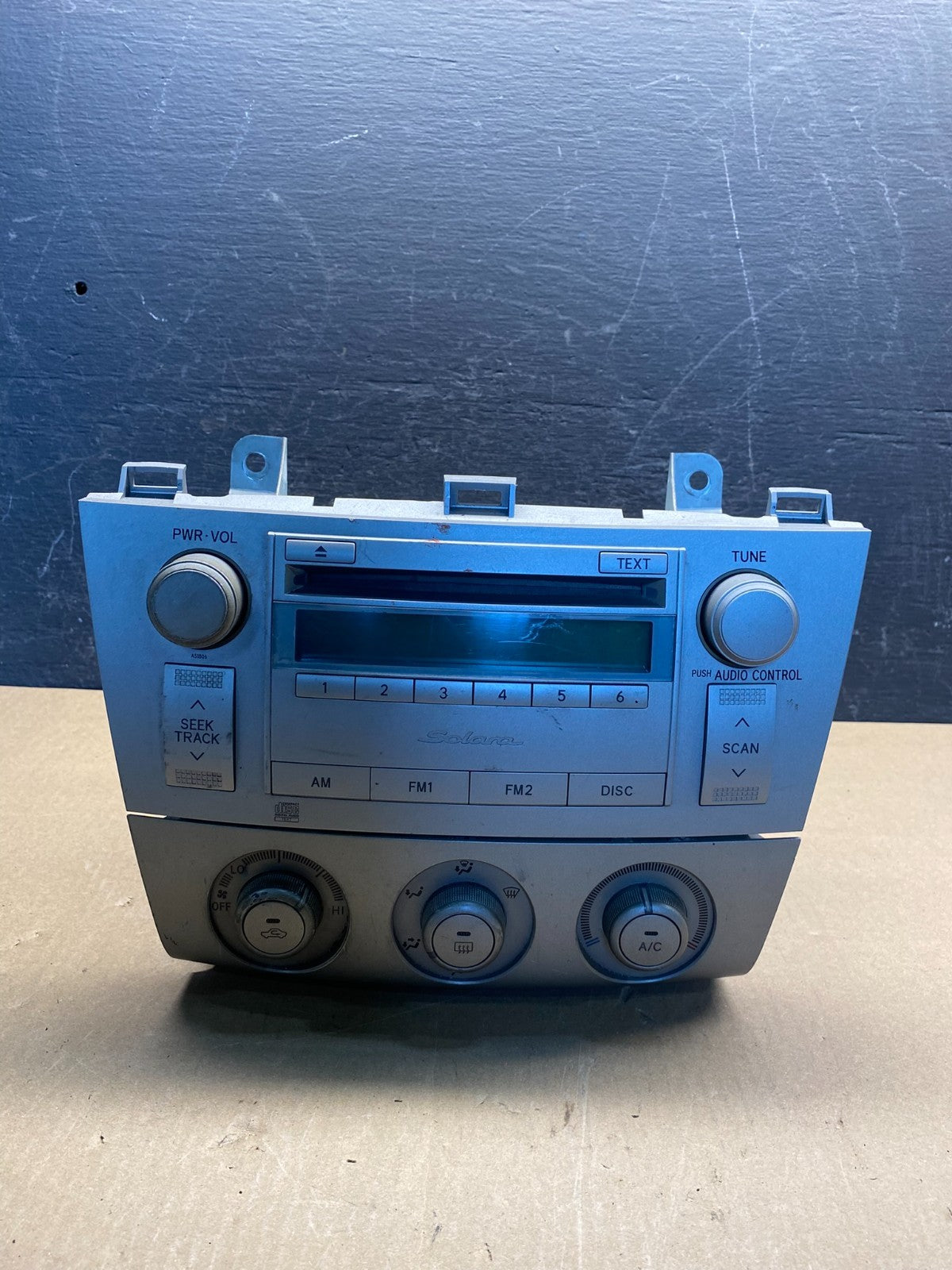 2004 2005 2006 Toyota Solara Am Fm Cd Player Radio Climate Control AG1801 DG0