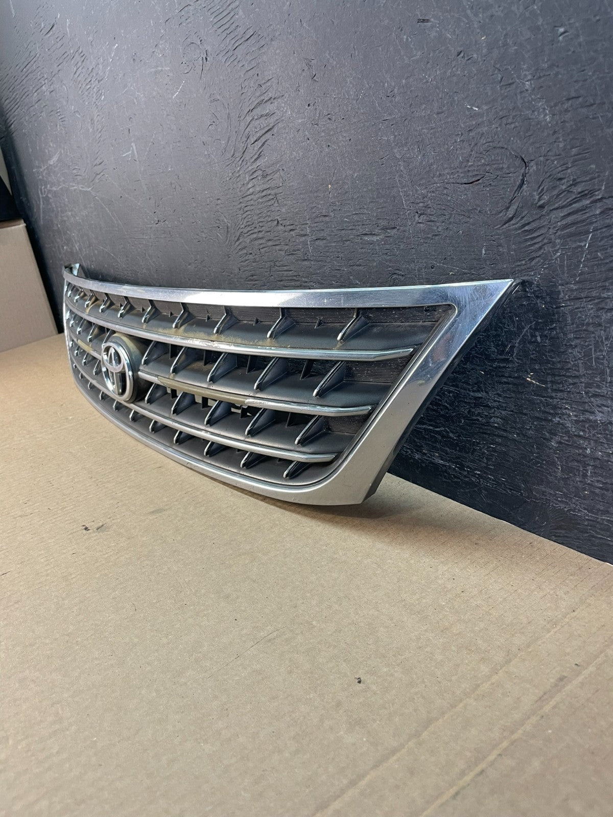 2003 2004 Toyota Avalon Front Upper Grill Grille af3702 DG1