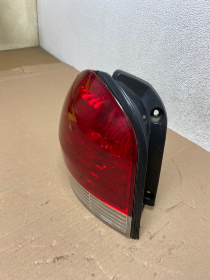 2005 to 2006 Hyundai Santa Fe Left Driver Side Tail Light AE7177 LK1