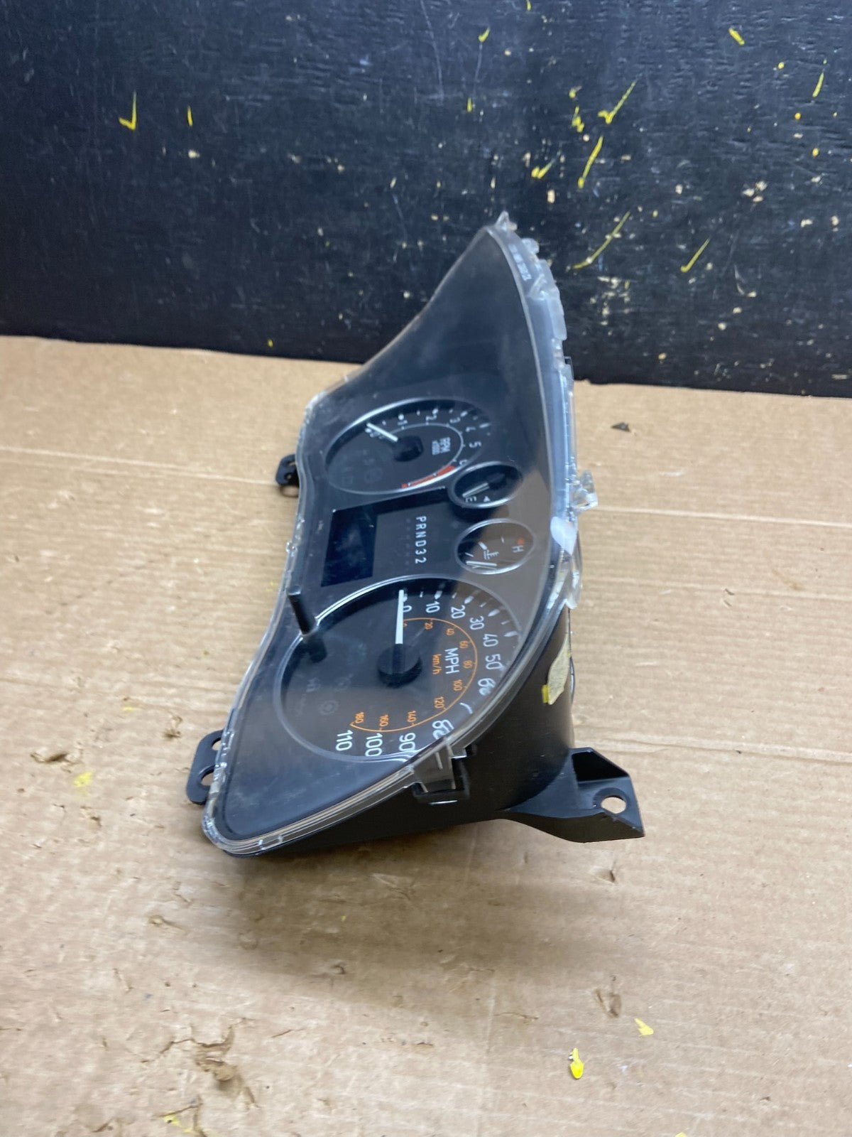 2006 to 2010 Hummer H3 Dash Cluster Gauge Speedometer OEM W1671 DG3