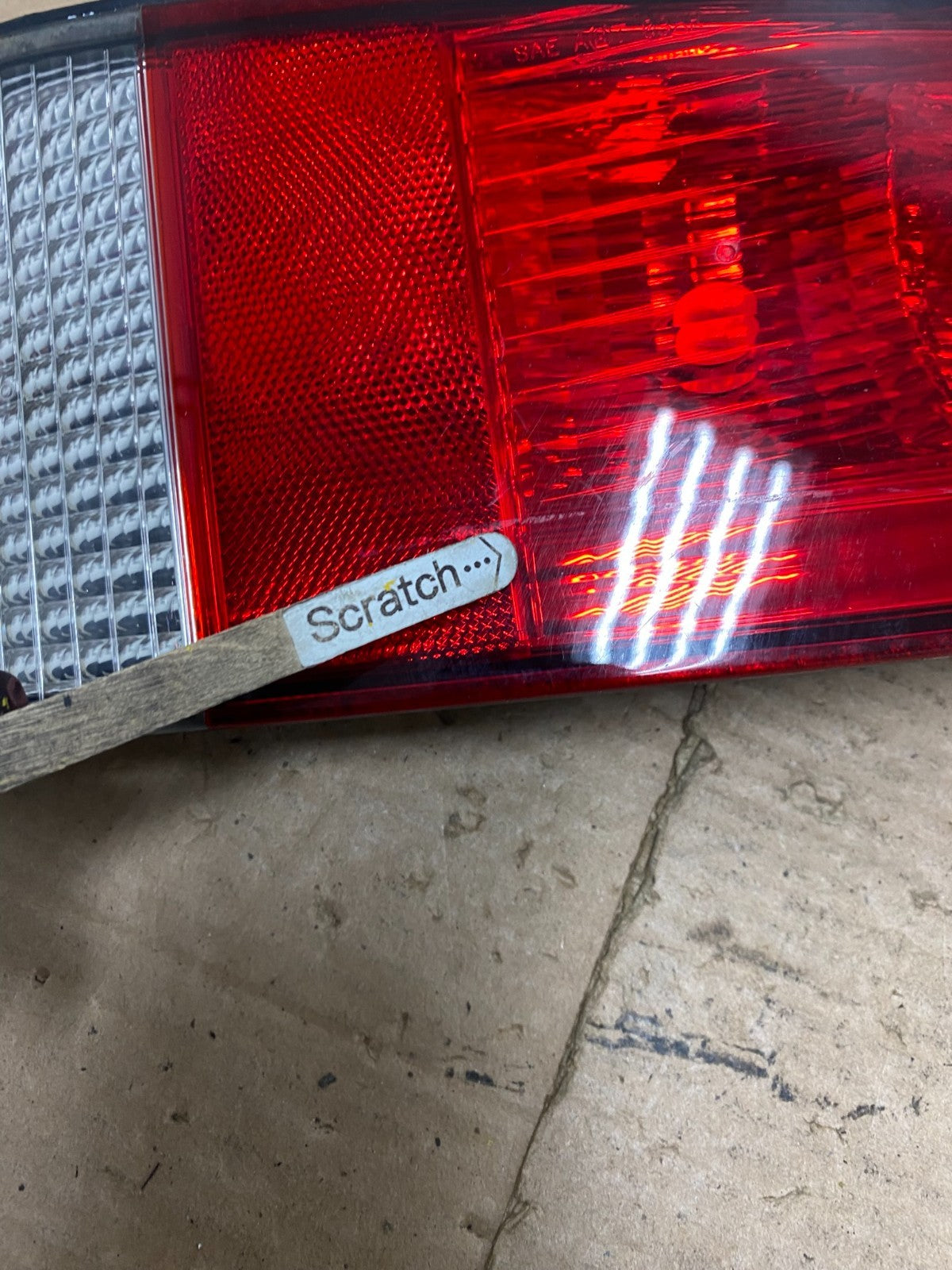 2003 to 2005 Lincoln Aviator Right Passenger Inner Tail Light Side OEM P4265 DW3