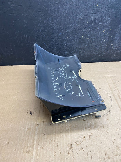 1988 to 1994 Chevrolet Gmc Yukon Tahoe Instrument Cluster AE18871