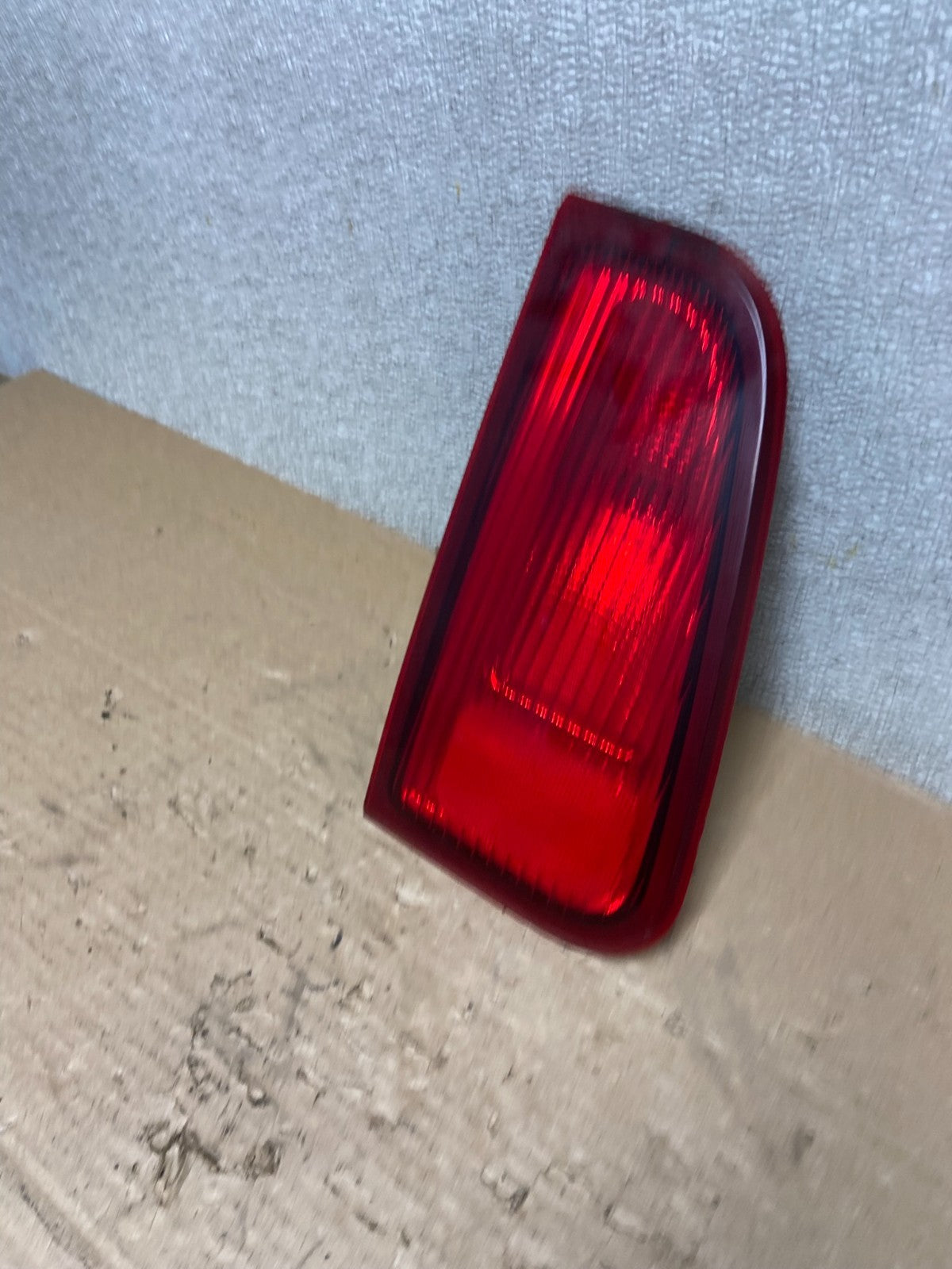 2003-2006 Lincoln Navigator Left Driver LH Tail Light Inner Oem AB4775 LK1