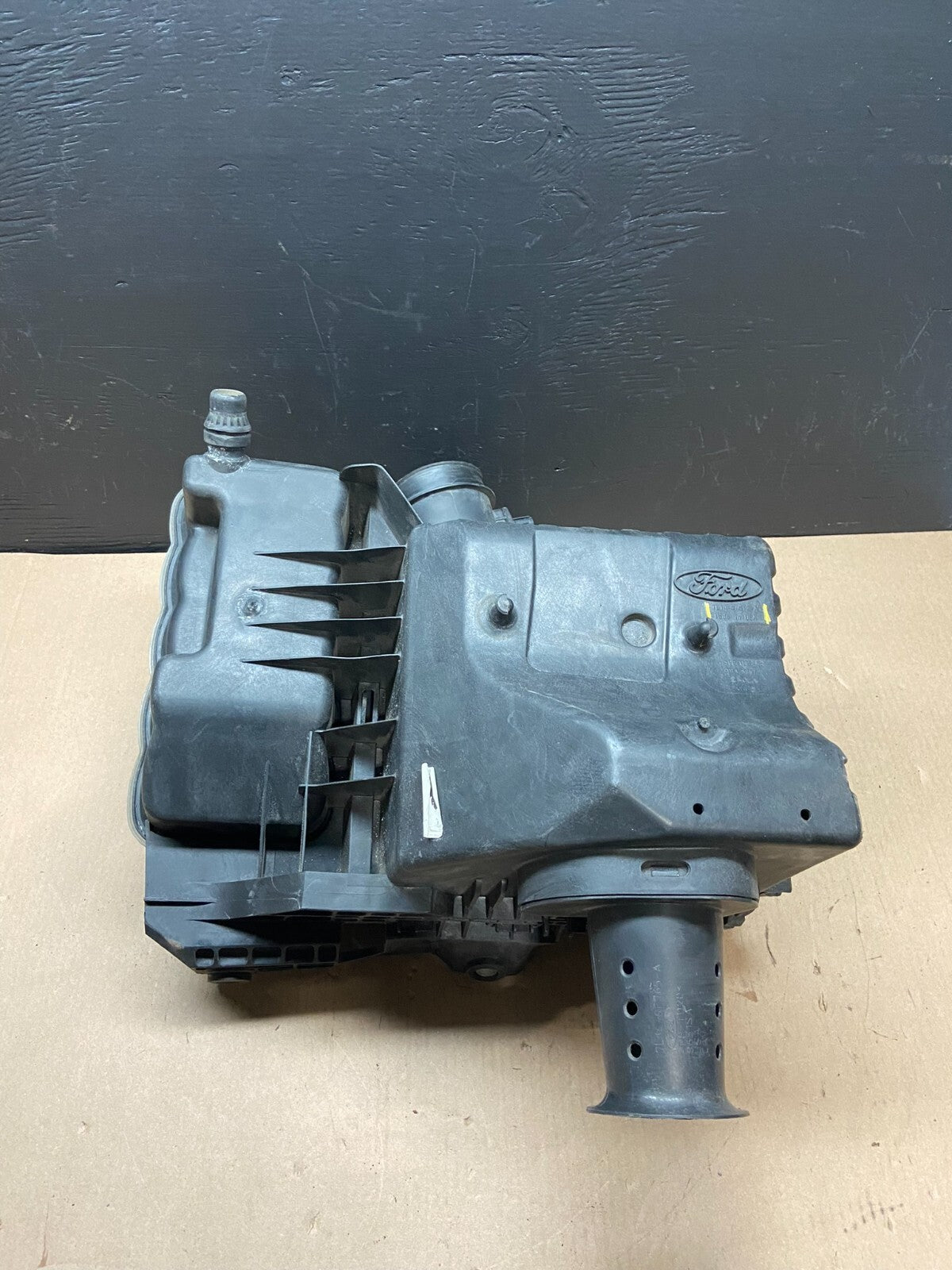 2007 to 2014 Ford Expedition Air Intake Cleaner Box Coolant Bottle D4995 DG14