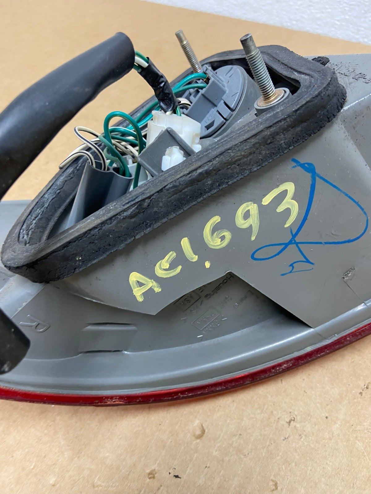 1998 1999 2000 Toyota Corolla Right Passenger Side Tail light OEM AC1693 LK7