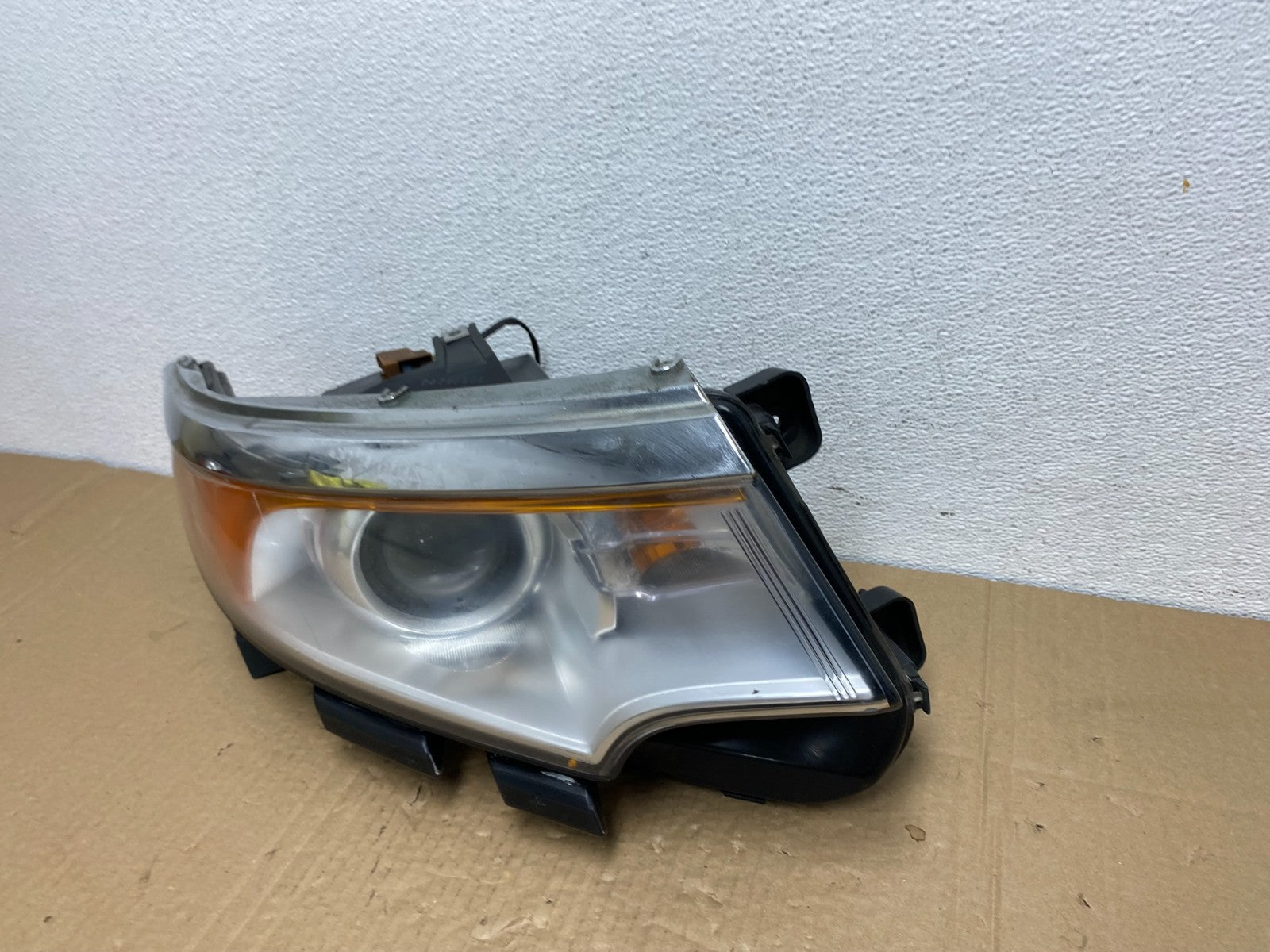 2011 to 2014 Ford Edge Front Right Passenger Headlight Halogen Oem AC3811 DW1