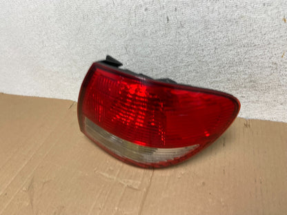 2002-2004 Infiniti i35 Right Passenger Rh Side Tail Light AE8924 DW1