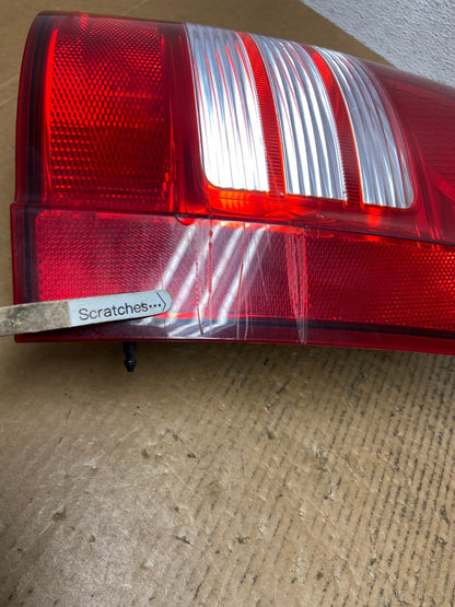 2008 - 2010 Chrysler Town And Country Right Passenger Tail Light AE0207 LK3