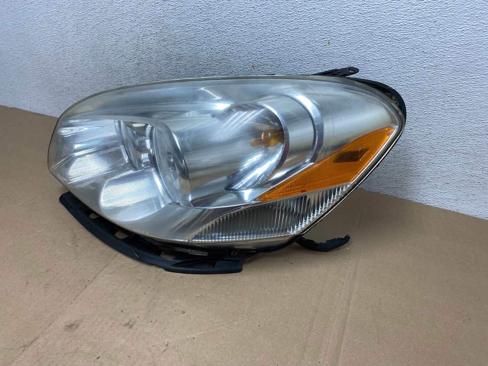 2006 to 2008 Buick Lucerne Left Driver LH Side Halogen Headlight AG4541 DW1