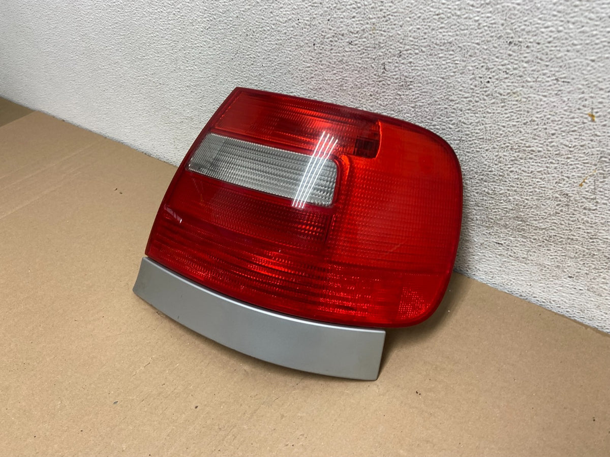 1999 to 2002 Audi A4 B5 Right Passenger Rh Side Tail Light AF2992 DG1