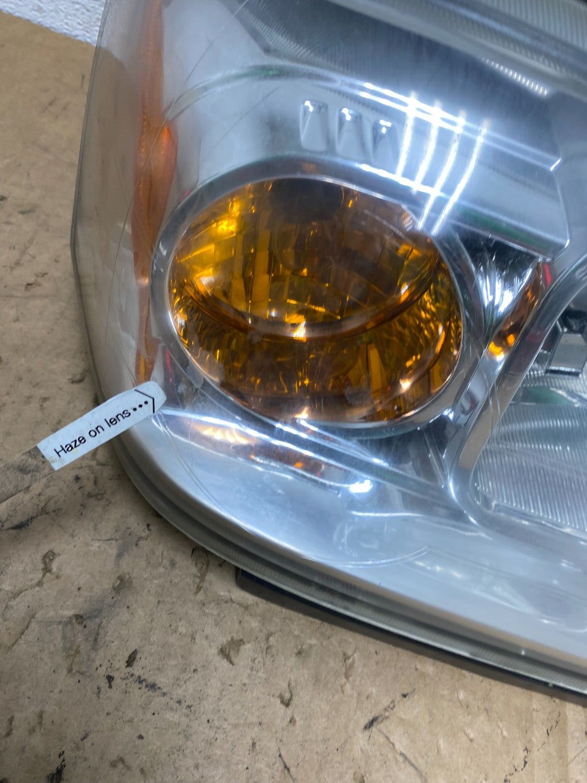 2006 to 2007 Saturn Vue Headlight Right Passenger Side Halogen AD3748 DW4