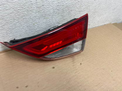 2015 to 2017 Chrysler 200 Sedan Right Passenger  Inner Tail Light Oem j4419 DG2