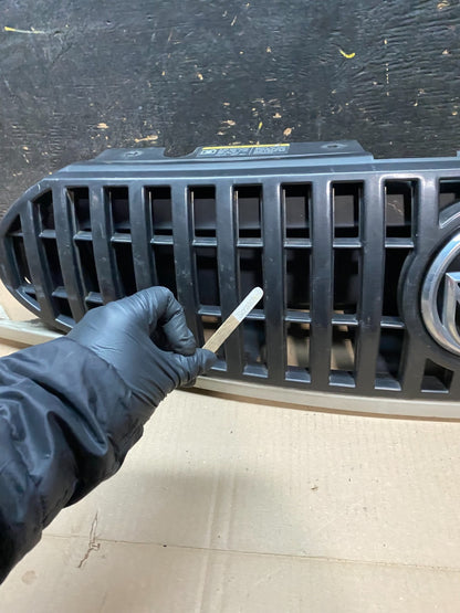 2002-2005 Buick Rendezvous Front Upper Grill Grille With Emblem X3048 DG4
