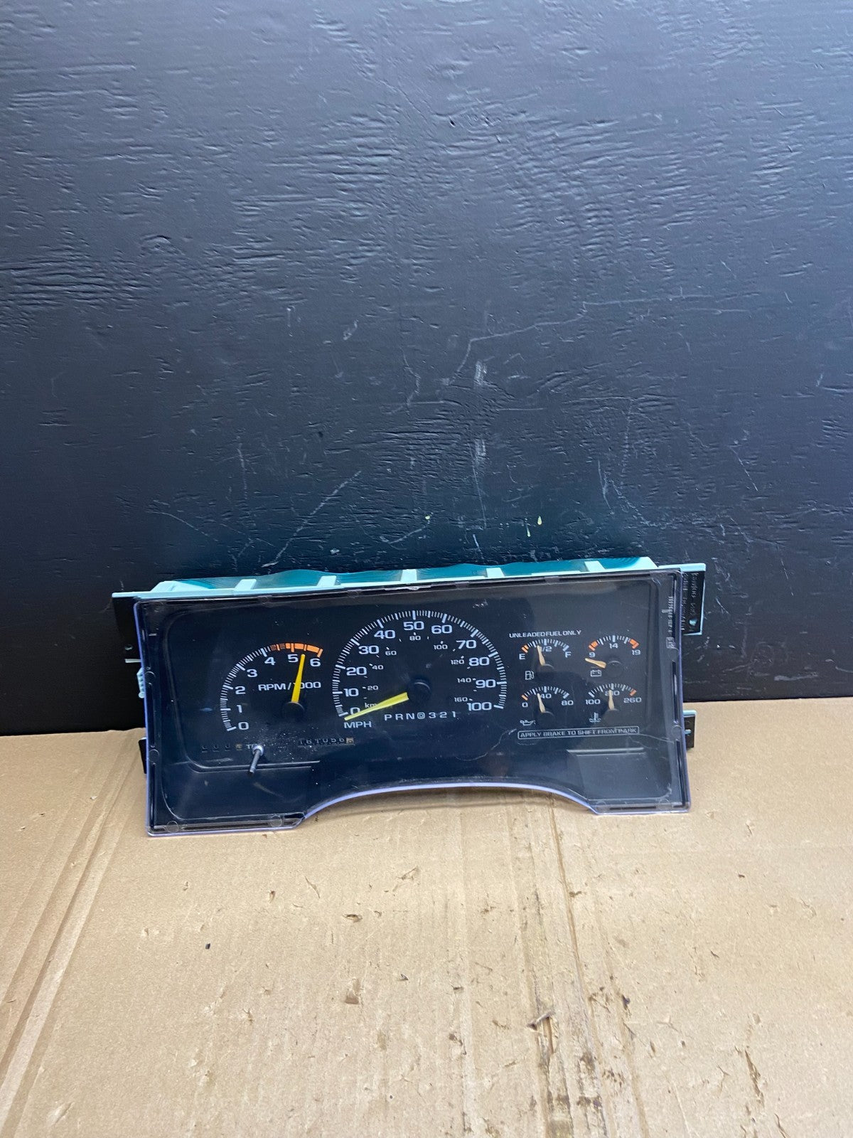 1996 to 1998 Chevrolet GMC 2500 Speedometer Cluster Gauge AB8901 DG0
