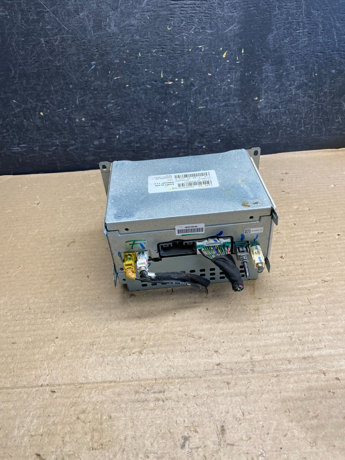 2011 - 2013 Dodge Journey Radio Info Media CD Player Unit AH3875 DG3