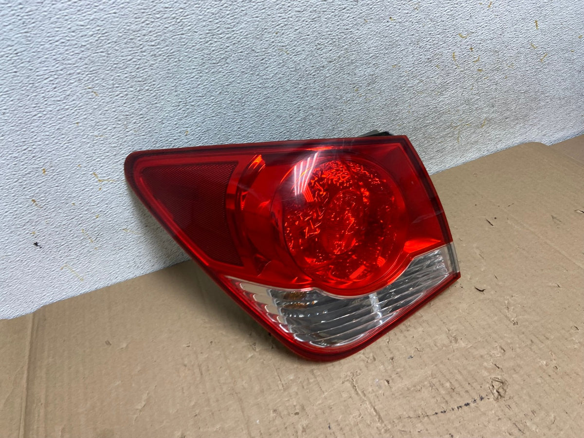 2011 2012 2013 2014 Chevrolet Cruze Left Driver LH Side Tail Light AI1260 LK2