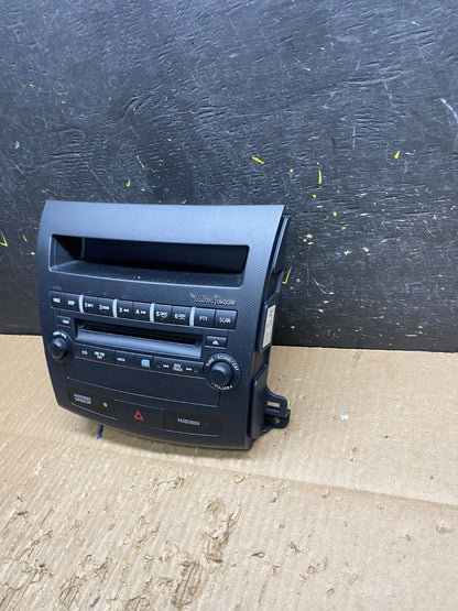 2007 to 2010 Mitsubishi Outlander Am Fm Cd Player Radio OEM Receiver v7431 DG2