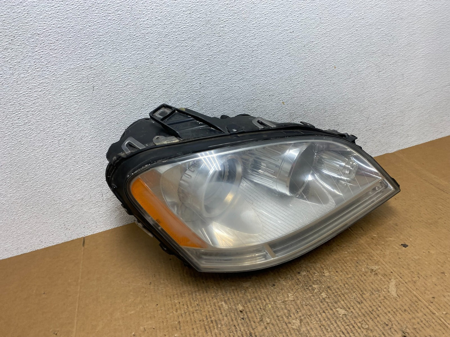 XENON 2006-2009 Mercedes-Benz ML-Class Headlight Right Passenger AE2660 DW2