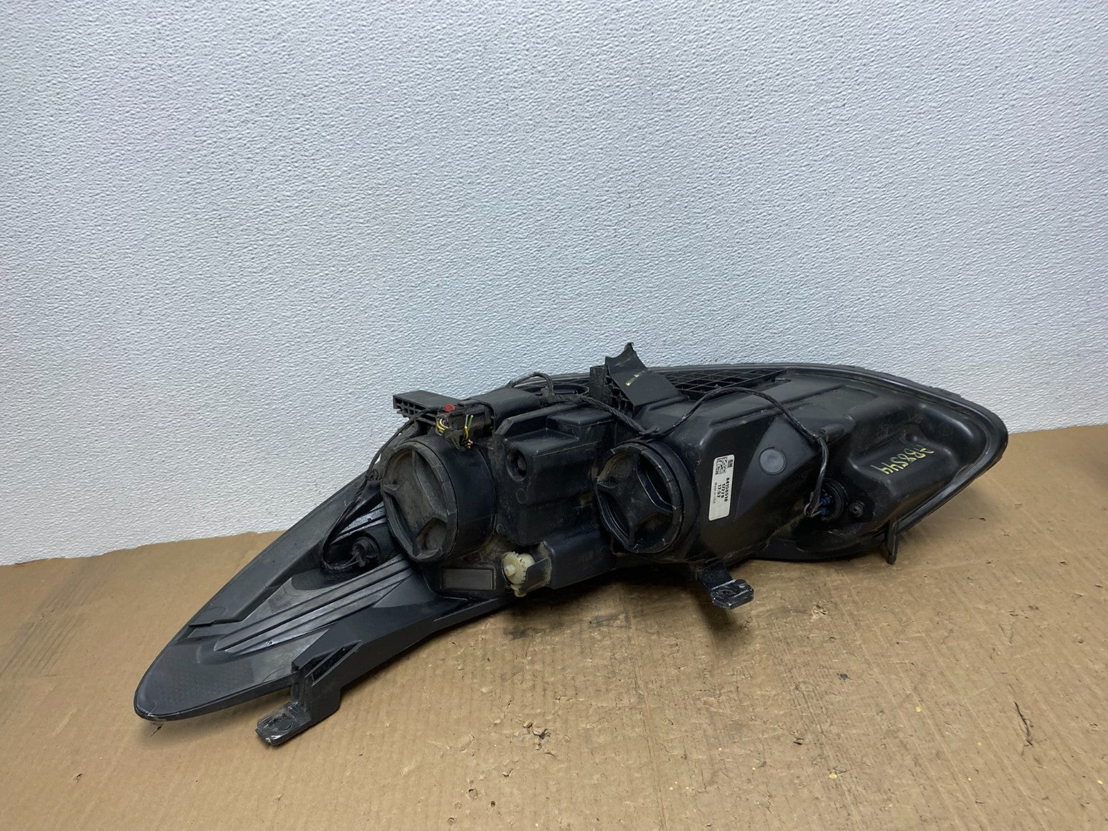 2016 to 2019 Chevrolet Cruze Right Passenger Halogen Headlight Oem AB8544 DW7