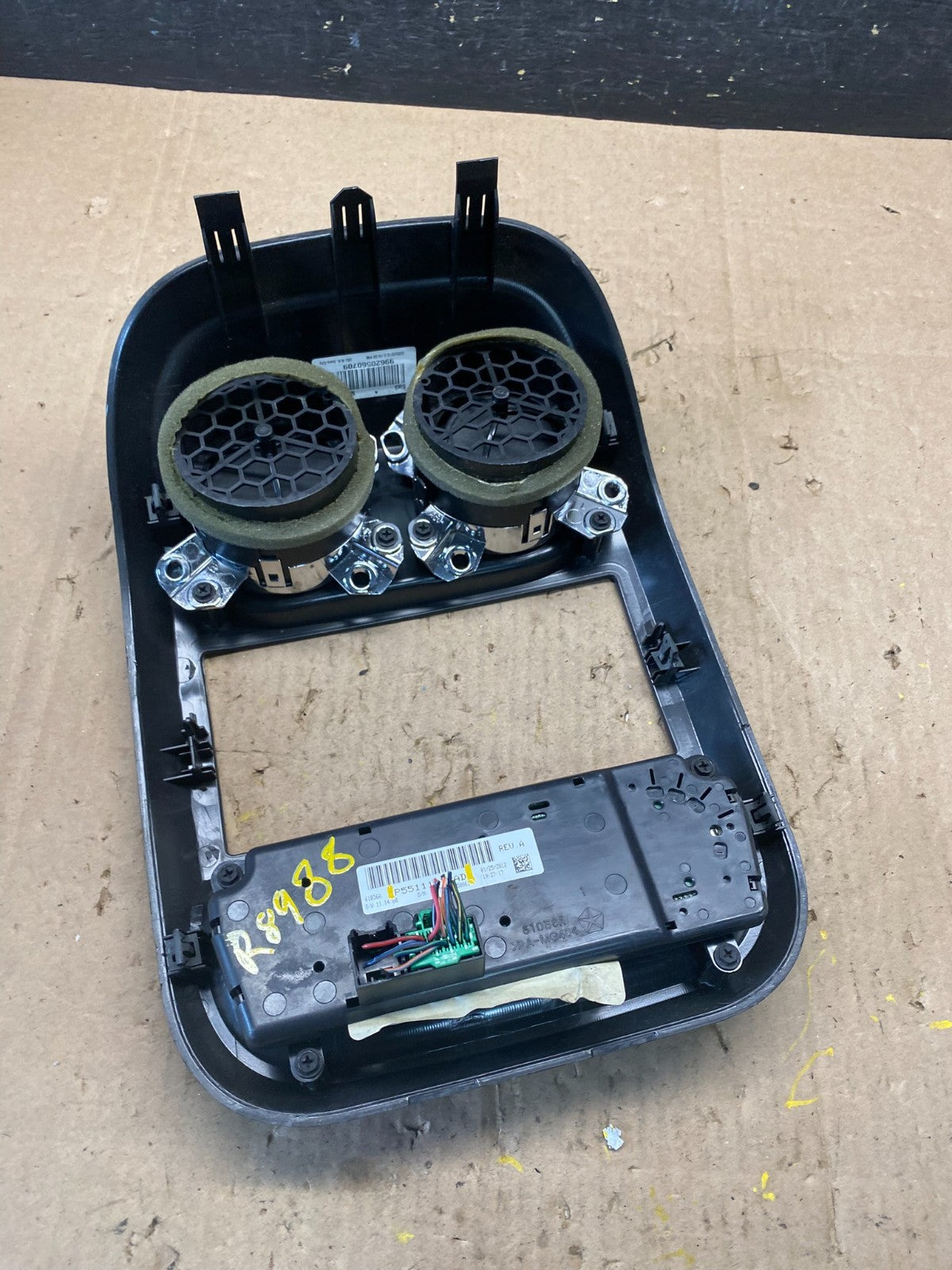 2011 to 2017 Jeep Compass Dash Climate Temperature Control Radio Bezel r8988 DG4
