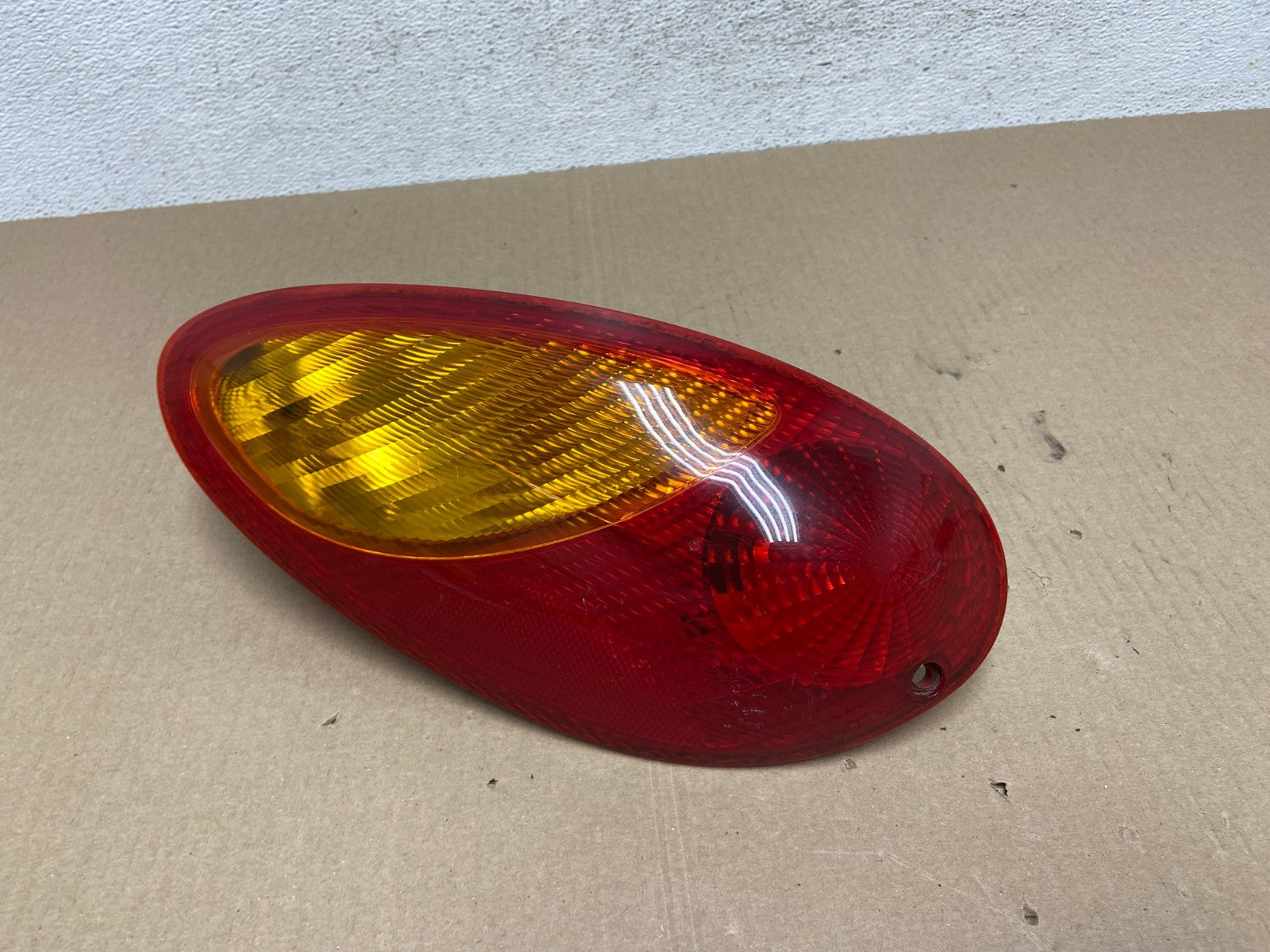 2001-2005 Chrysler PT Cruiser Left Driver LH Side Tail Light AE6947 LK0