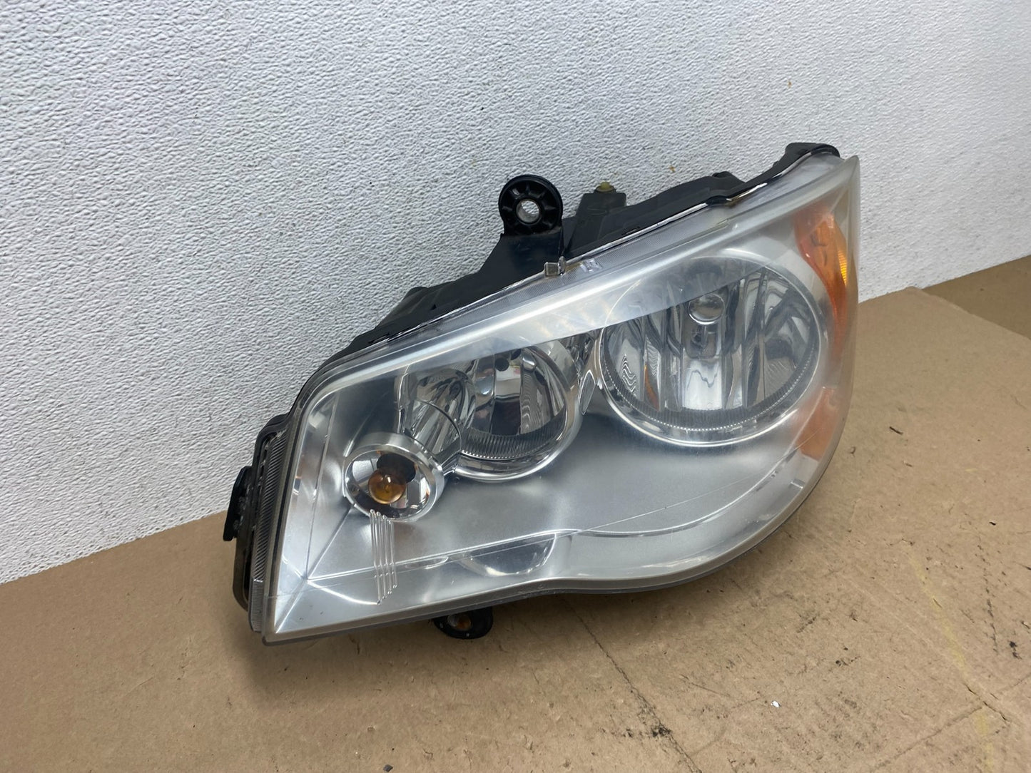 2008 to 2016 Chrysler Town and Country Left Driver Lh Side Headlight AE6876 DW2