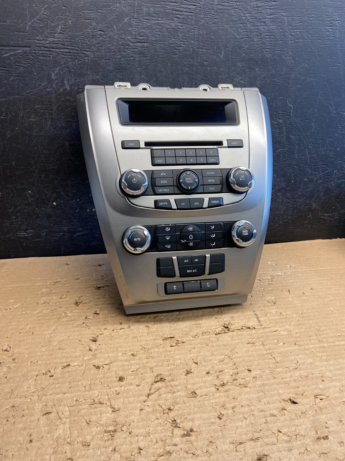 2010 to 2012 Ford Fusion Radio Climate Control A/C Control AG8756 DG0