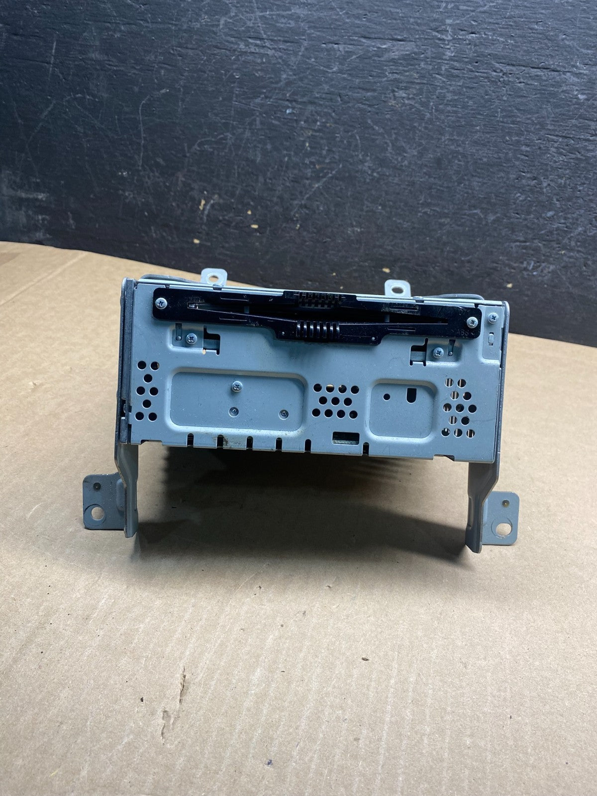 2016 2017 Ford Taurus Radio Stereo CD Player Receiver AM FM Audio AE7880 DG0