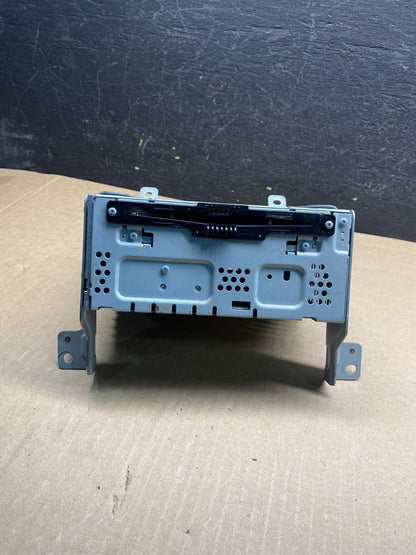 2016 2017 Ford Taurus Radio Stereo CD Player Receiver AM FM Audio AE7880 DG0