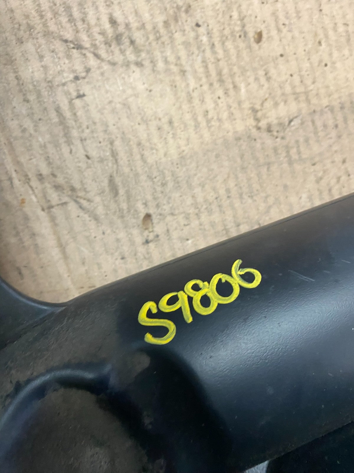 2011 - 2013 Dodge Durango 3.6L Resonator Air Intake Tube S9806 DG9