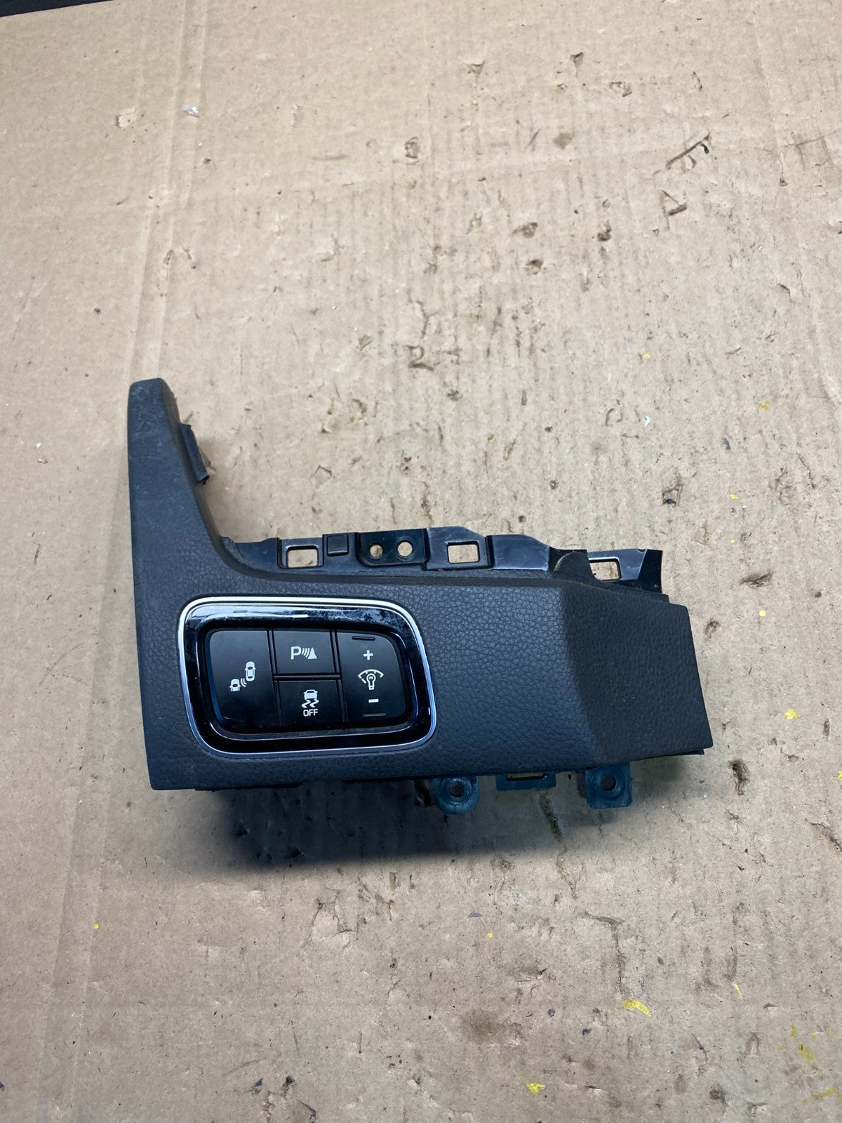 2014 2015 2016 Hyundai Equus Dashboard Left Switch Panel Pad Trim OEM R8938 DG0