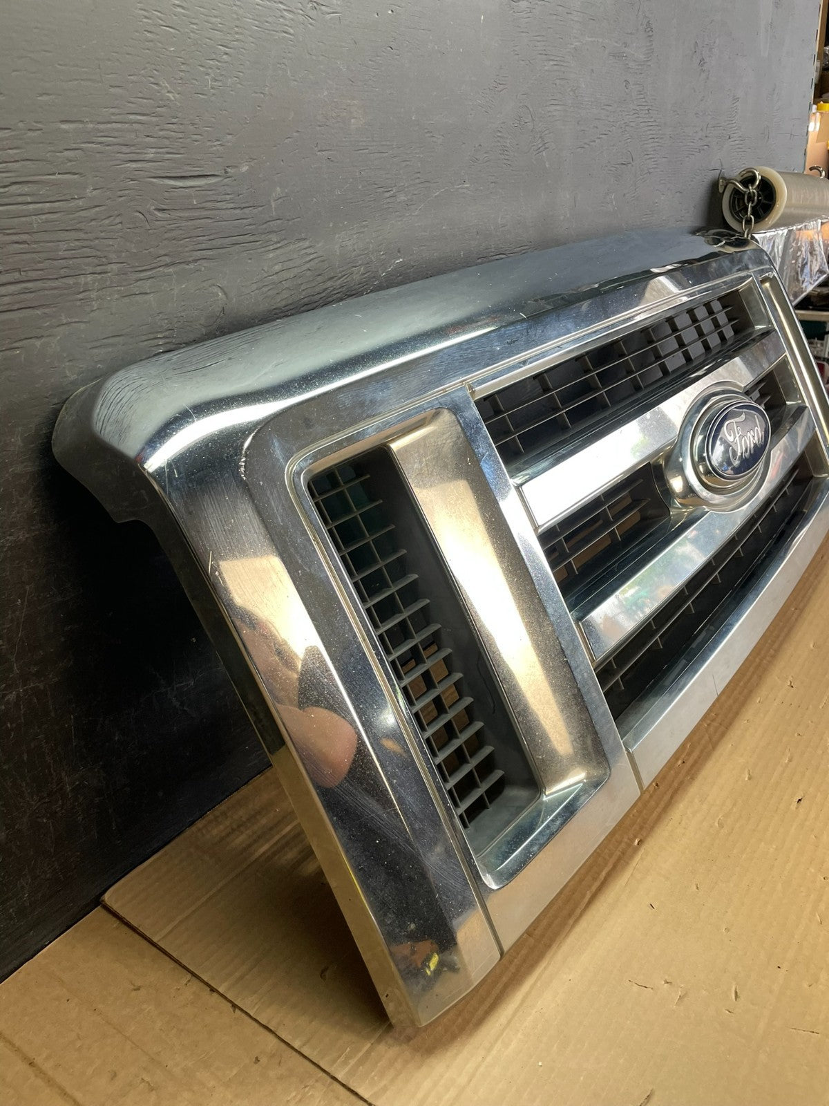 2008 to 2014 Ford Econoline E150 E250 Front Upper Chrome Grill Grille af3328 DG2