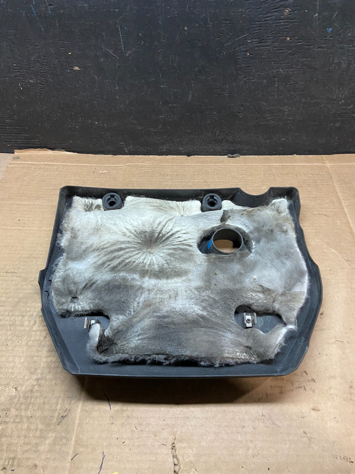 2004 to 2008 Mazda 3 DOHC 16 VALVE Engine Shield Top Cover i3170 Oem DG14