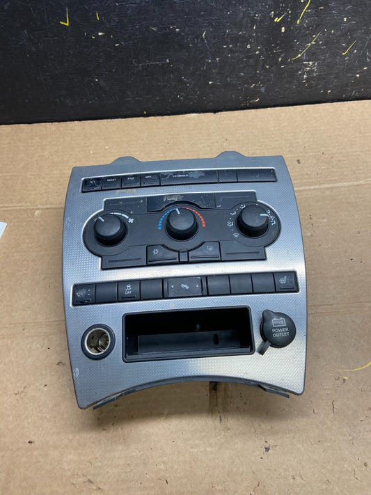 2005 2006 2007 Jeep Commander Grand Cherokee A/C Climate Control Bezel W6505 DG0