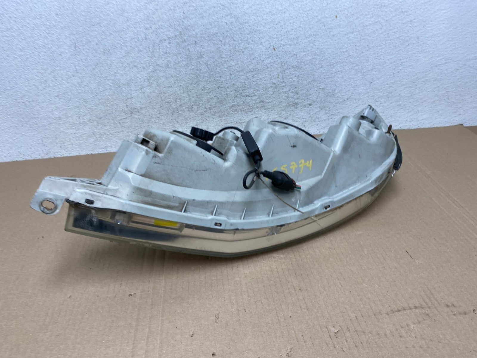 2000-2004 Toyota Avalon Halogen Headlight Right Passenger RH AF5774 DW8