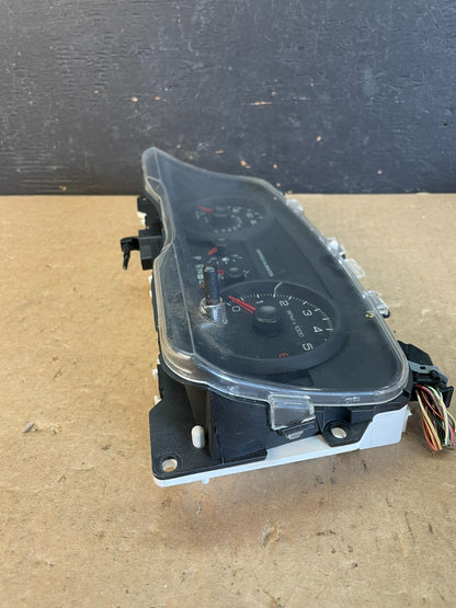 2009 to 2011 Mercury Grand Marquis Speedometer Cluster Gauge ad0394 DG2