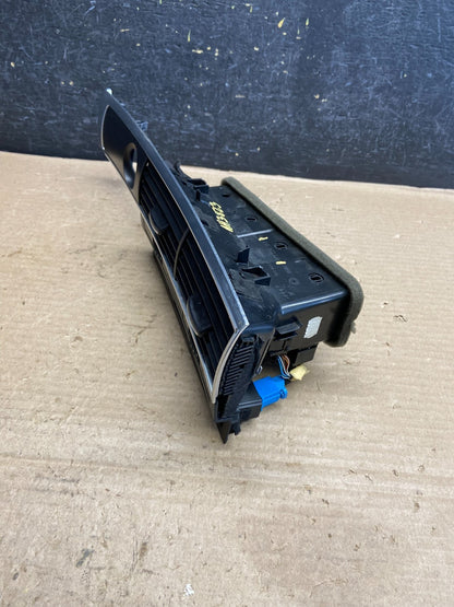 2005 to 2011 Audi A6 Center Dashboard Air Vent AH3823 DG4
