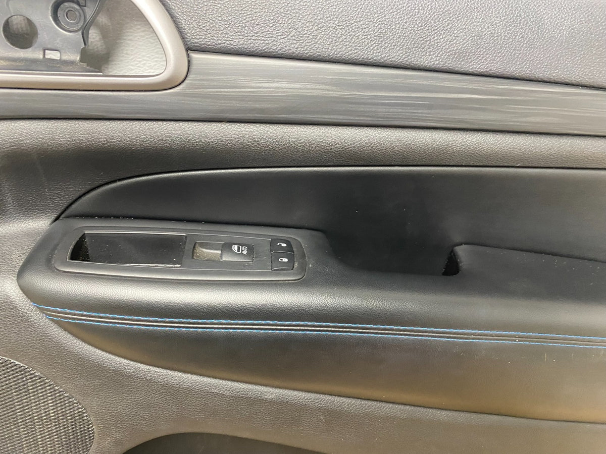 2014 to 2022 Jeep Grand Cherokee Front Right Passenger Side Panel Door M5560 DG5