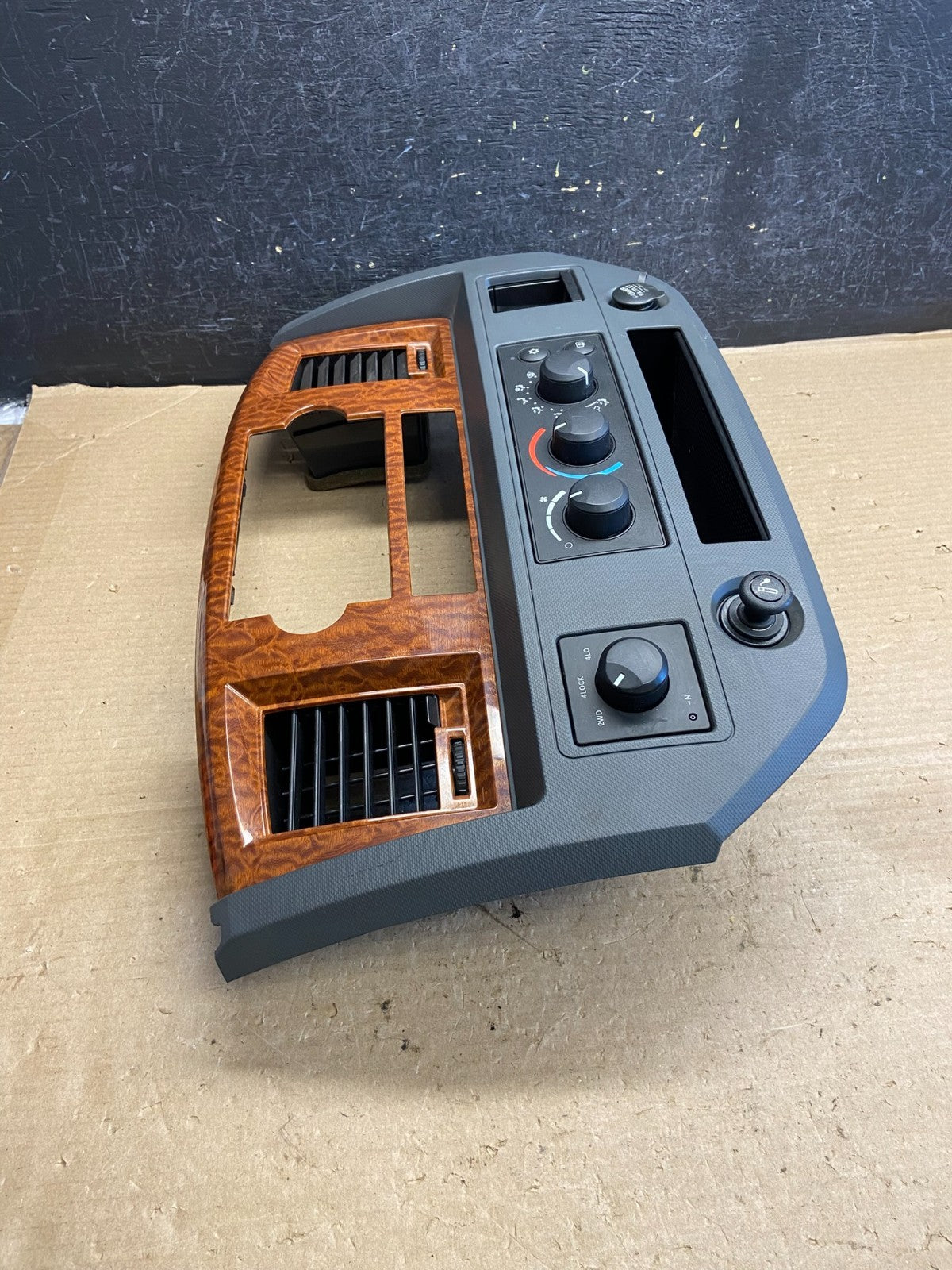 2006 to 2008 Dodge Ram Radio Climate Control A/C Heat Dash Bezel Trim AH3676 DG1
