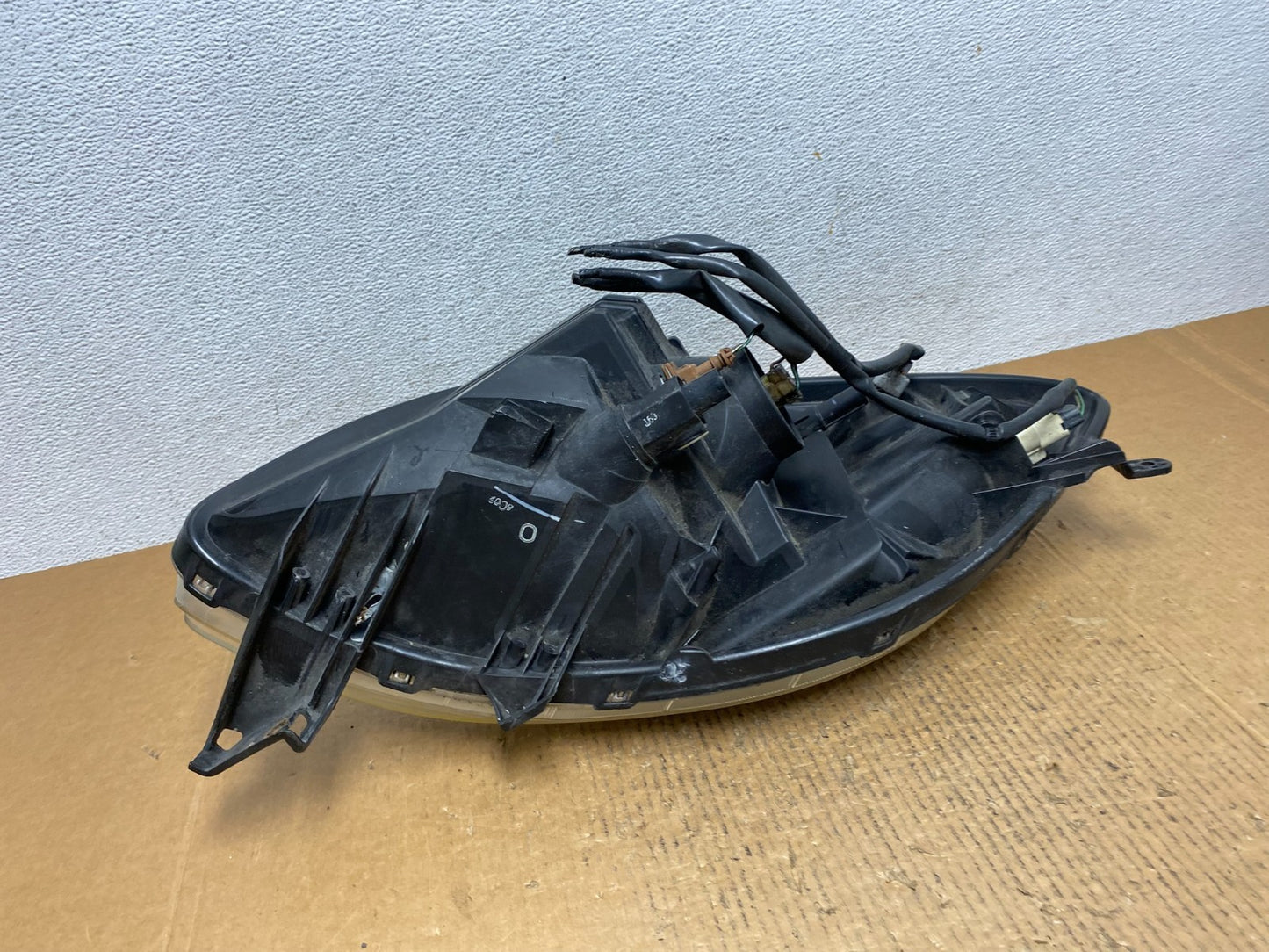 2006-2008 Toyota Yaris Hatchback Left Driver Halogen Headlight AE1237 DW6