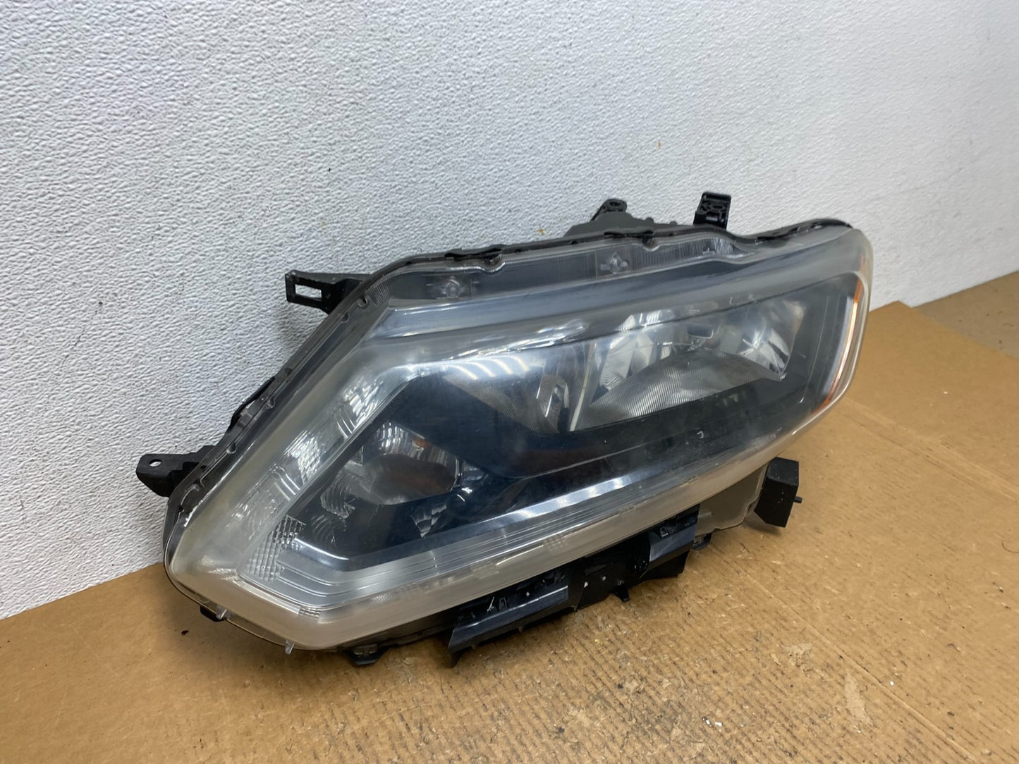 2014 2015 2016 Nissan Rogue Left Driver LH Halogen Headlight AE1617 DW2