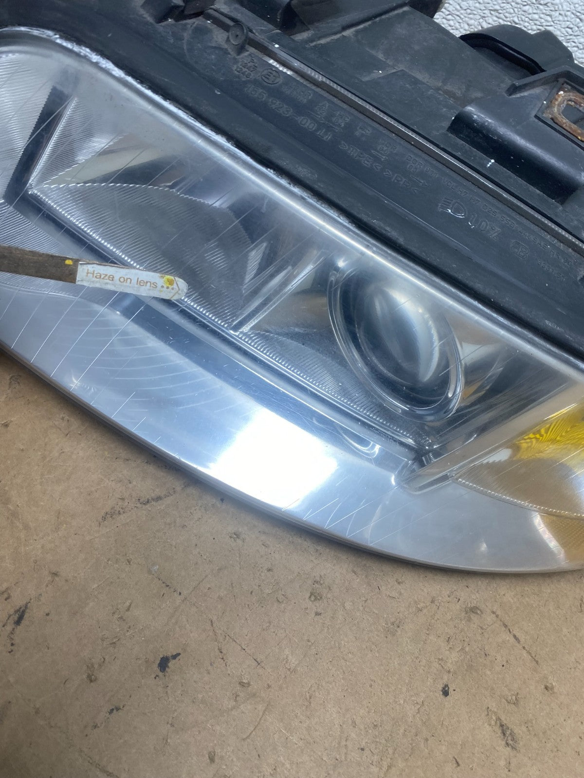 2002 to 2004 Audi A6 Left Driver LH Side Halogen Headlight OEM X5357 DW5
