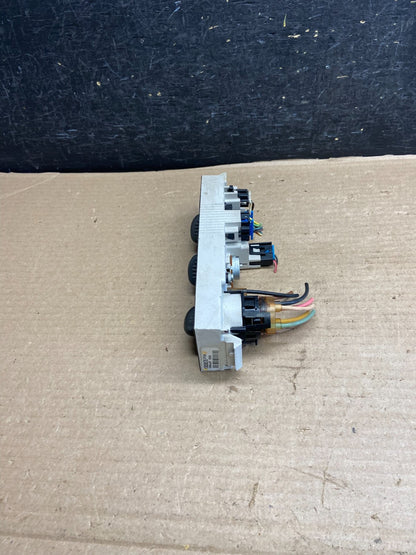 2001 - 2007 GMC Chevrolet Express 1500 Climate Control A/C AH3560 DG2