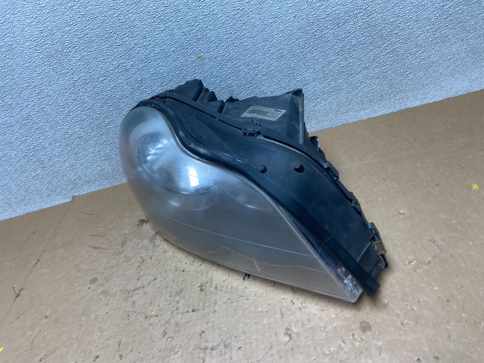 2003 to 2006 Volvo XC90 Right Passenger Rh Side Headlight Halogen Z7964 DW1