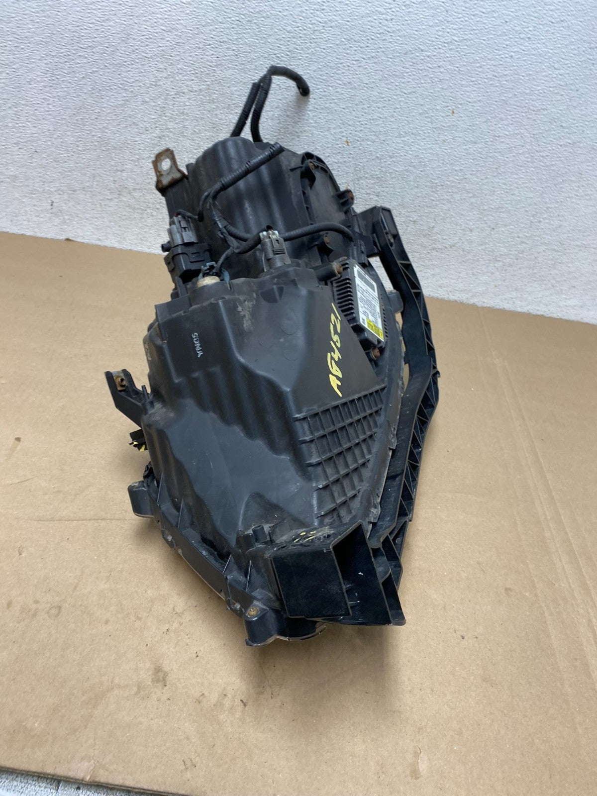 2009 to 2012 Acura RL Right Passenger RH Side Xenon HID Headlight AG4521 DW8