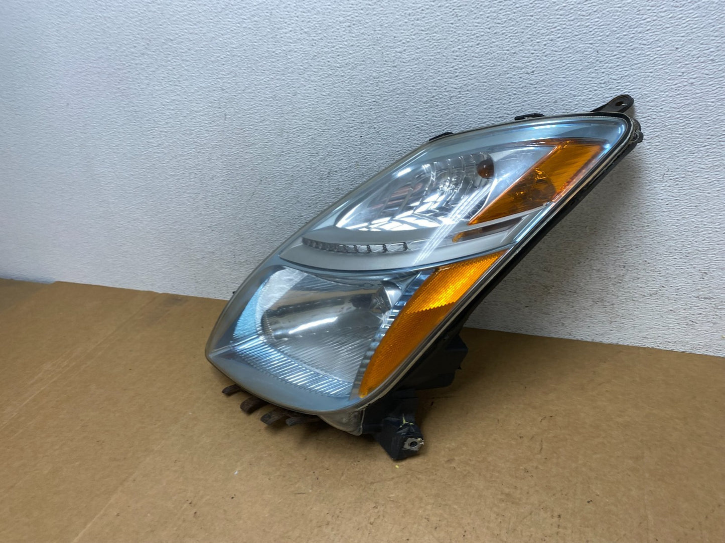 2006-2009 Toyota Prius Left Driver LH Side Blue Headlight Halogen AE3068 DW1