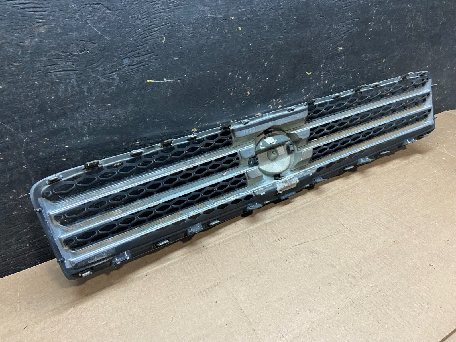 2009 to 2011 Nissan Maxima Front Upper Grill Grille 62070-9N00A Y9424 DG5