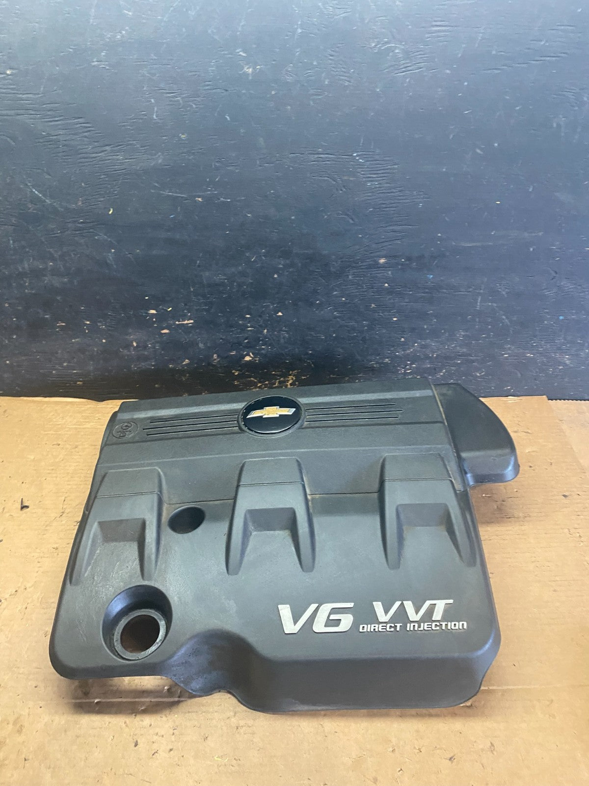 2010 to 2012 Chevrolet Equinox V6 VVT Plastic Engine Cover Shield S0572 DG0