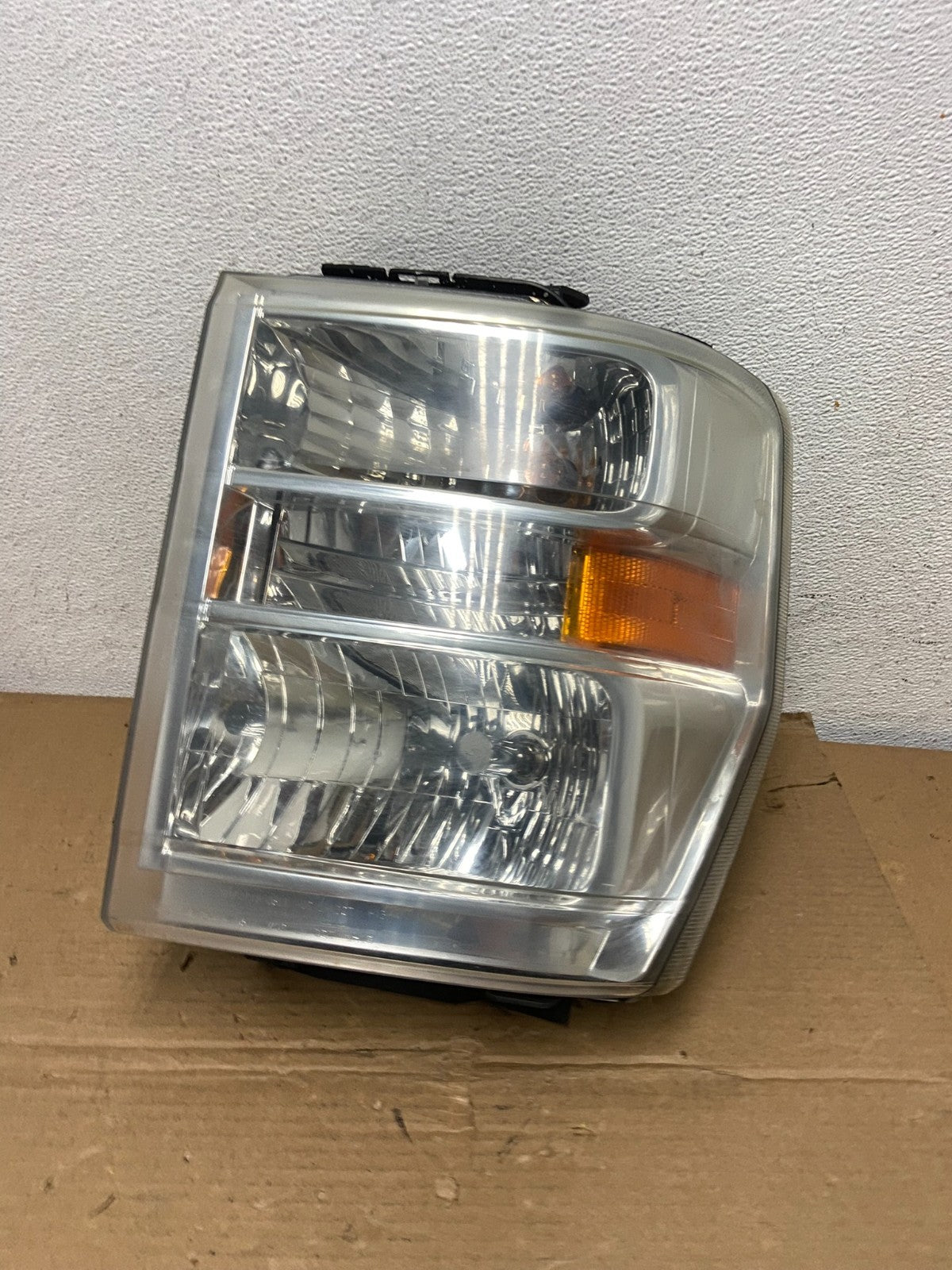 2008-2014 Ford Econoline E150 E250 E350 Left Driver LH Headlight AD3918 DW0