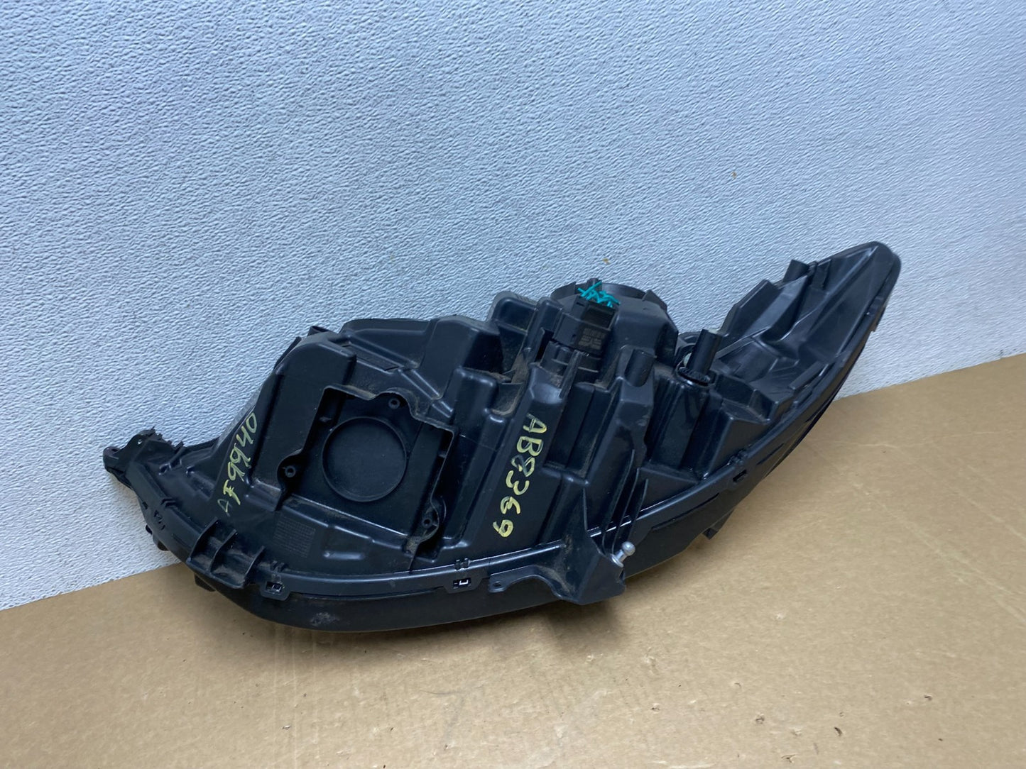 2017 - 2020 Ford Fusion Right Passenger RH Side Headlight AF9940 DG8